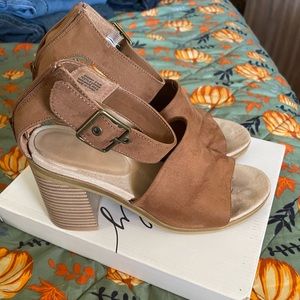 Wonderly Camel Shirah 9.5